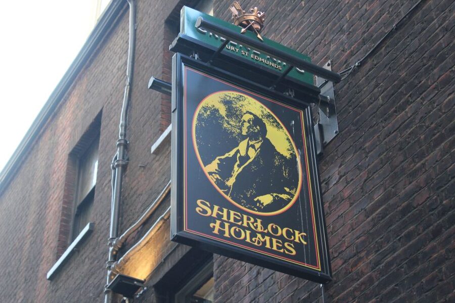 London: Sherlock Holmes Guided City Walking Tour - Baker Street and the address at 221B