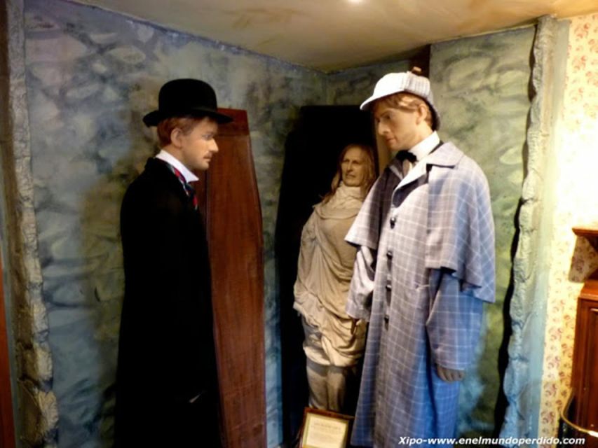 London: Sherlock Holmes Museum & Westminster Walking Tour - Inside the Sherlock Holmes Museum at 221b Baker Street