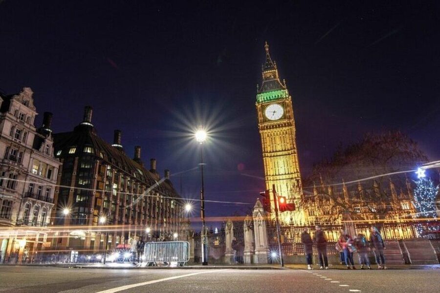 London : Shoreditch Street Art Walking Tour - Old Spitalfields Market: a smart first stop