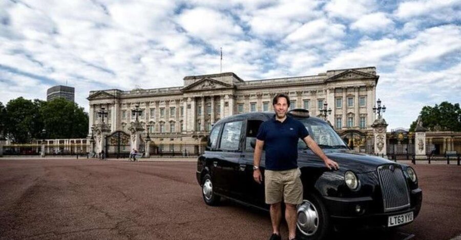 London: Sightseeing Black Cab Tour with Hotel Pickup - Why a black cab works well in central London