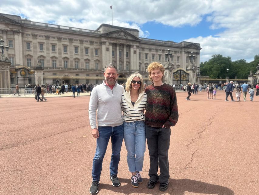 London: Sightseeing Black Cab Tour with Hotel Pickup - Tower of London and Tower Bridge