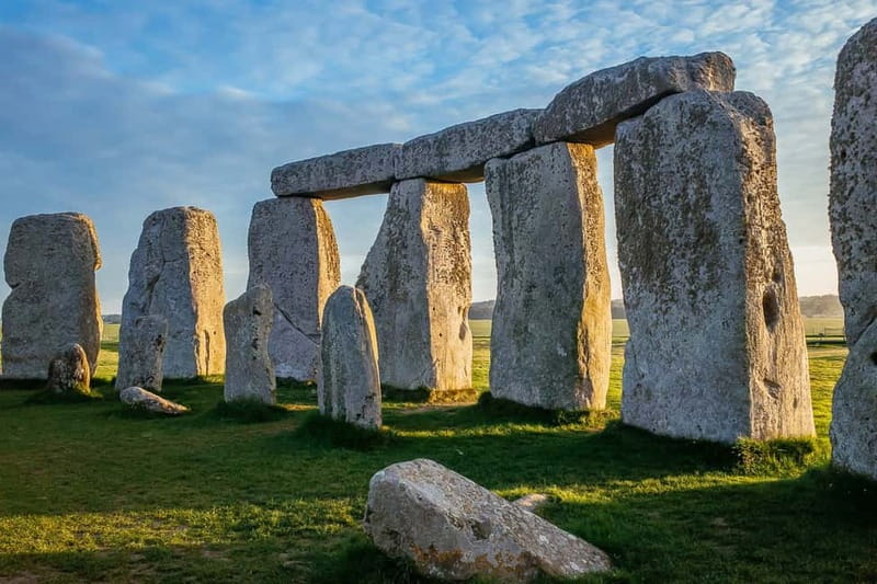London: Small Group Stonehenge and Bath Tour & Secret Site - Why the small minicoach matters