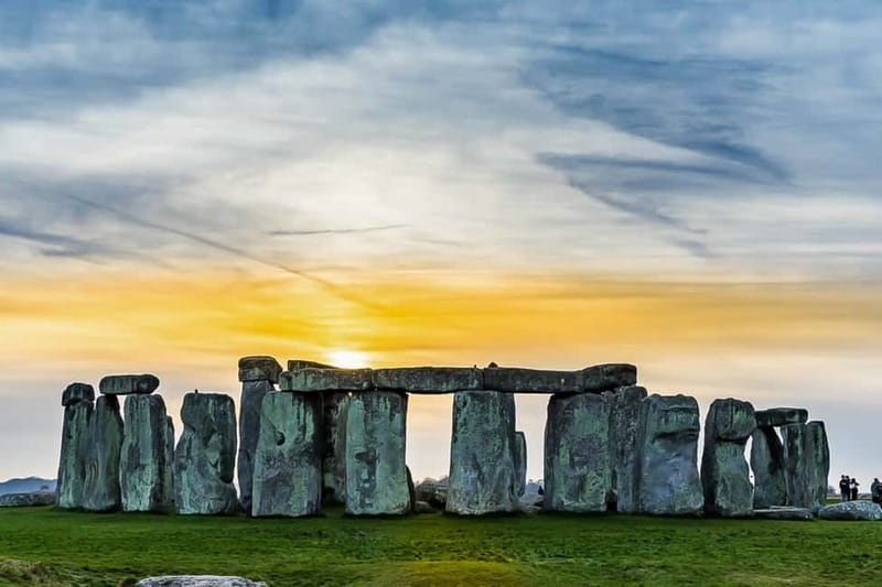 London: Small Group Stonehenge and Bath Tour & Secret Site - Seeing Bath beyond the center