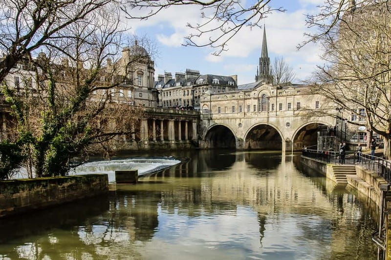 London: Small Group Stonehenge and Bath Tour & Secret Site - The guides make or break the day