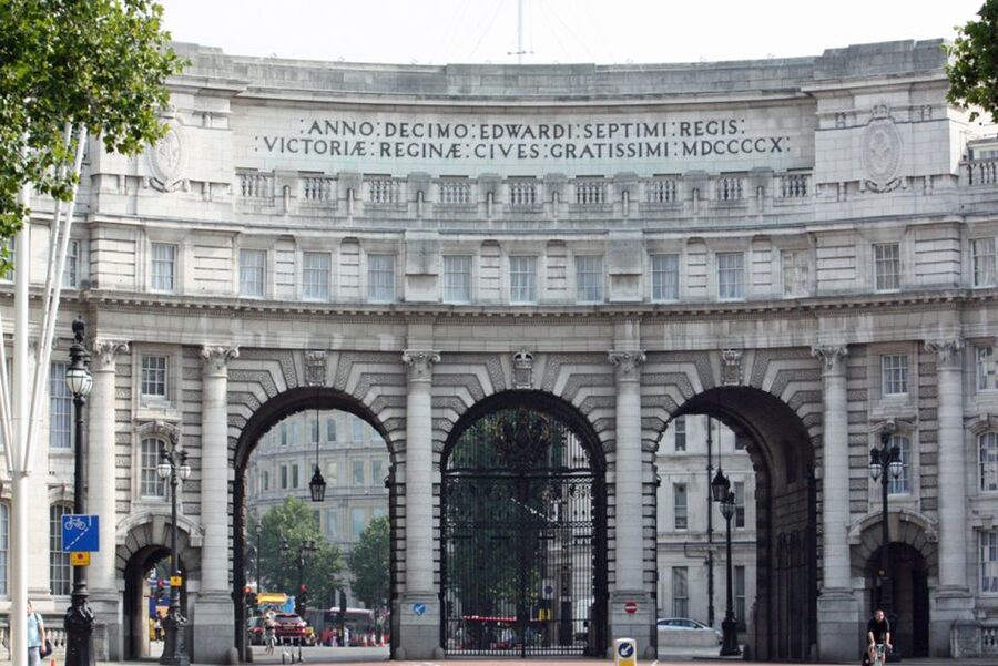 London: Smartphone Heritage Walks Trafalgar Square - Key points at a glance