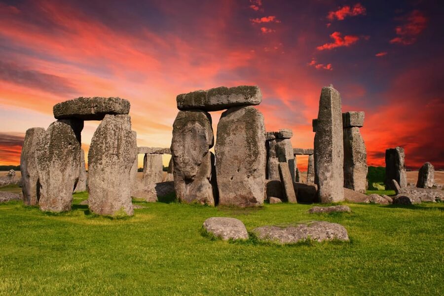 London: Stonehenge, Cotswolds, and Bath Private Day Trip - A Cotswold pause in Lacock or Castle Combe