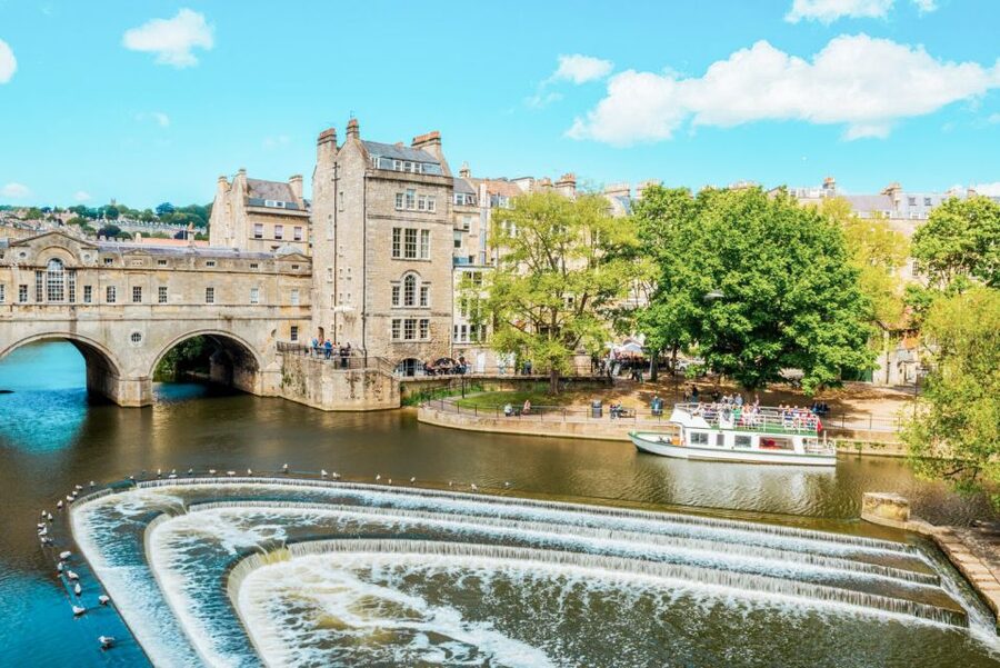 London: Stonehenge, Windsor, and Bath Day Trip by Bus - Windsor Castle and the old town streets