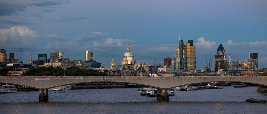 London: Sunday Lunch Jazz Cruise - What the three-course Sunday lunch adds