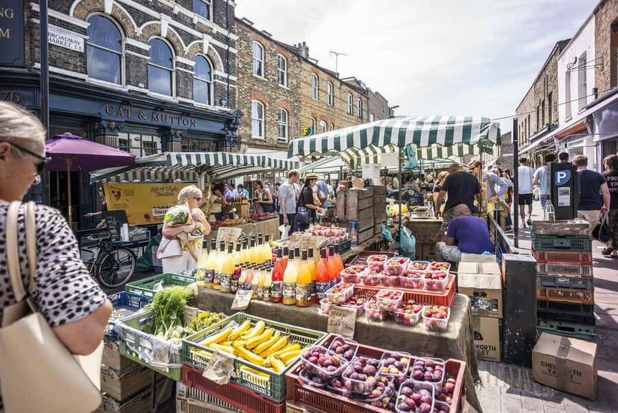 London: Sunday Markets Guided Walking Tour - Broadway Market: food first, shopping second
