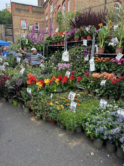 London: Sunday Markets Guided Walking Tour - Brick Lane: vintage goods, food, and creative London
