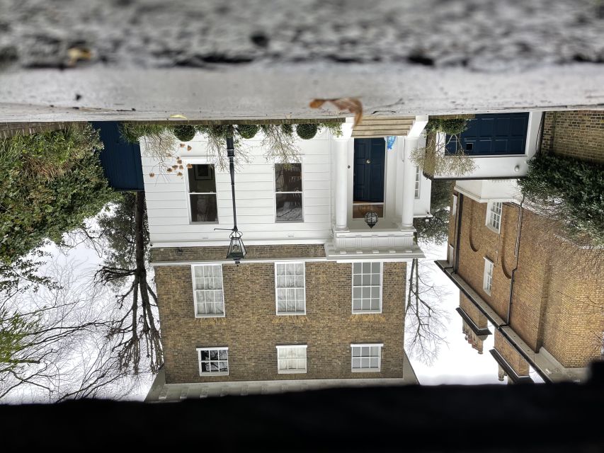 London: The Beatles Walking Tour of Marylebone and Abbey Rd - What the guides add to the experience