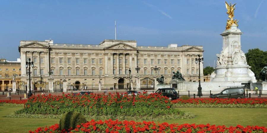 London: The Crown British Royalty Walking Tour - Parliament Square and Westminster Abbey