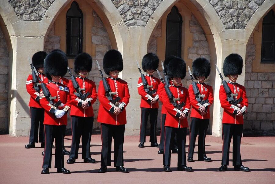 London: The Crown British Royalty Walking Tour - Starting outside The Ritz London