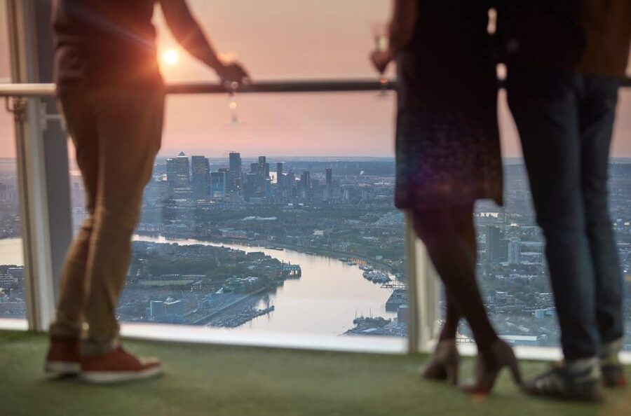 London: The View from The Shard - A drink at the champagne bar