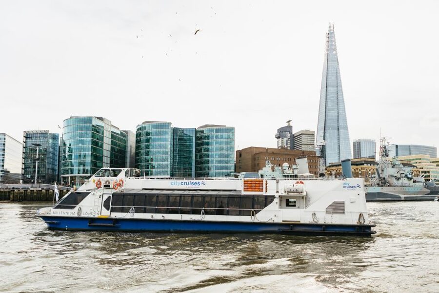 London: Tootbus Must-See Hop-On Hop-Off Bus Tour with Cruise - What the ride is like for families and older visitors