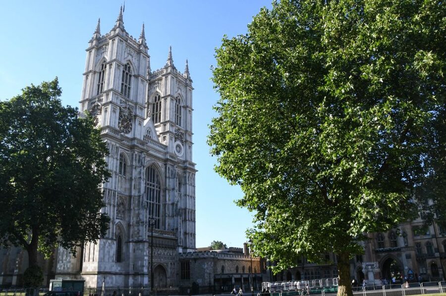 London: Top 30 Sights Walking Tour and London Dungeon Entry - St Paul’s Cathedral and the City of London