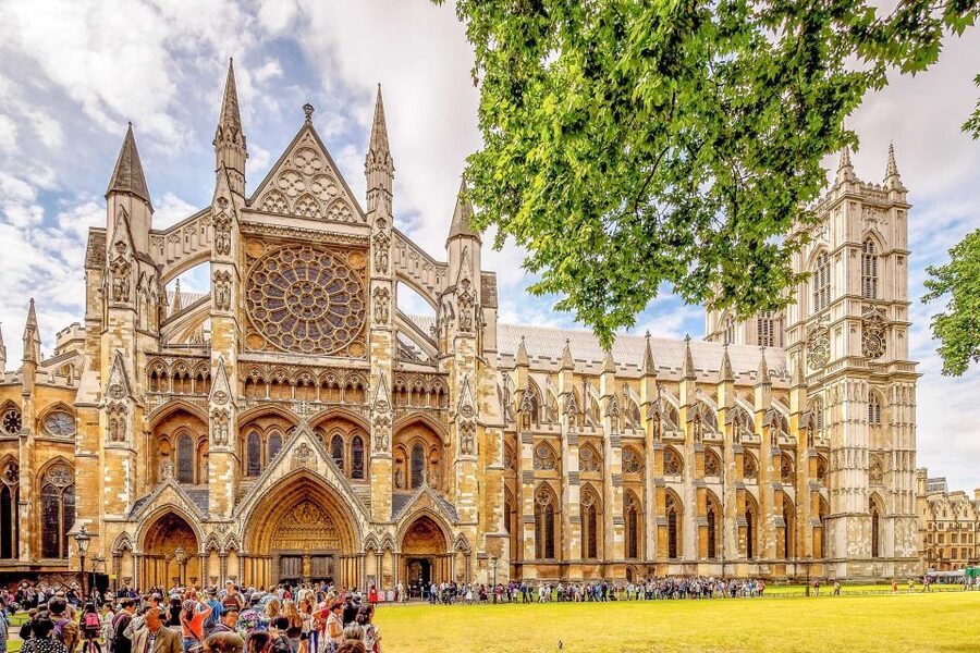 London: Top 30 Sights Walking Tour & St Pauls Cathedral - Trafalgar Square, Whitehall, and Downing Street