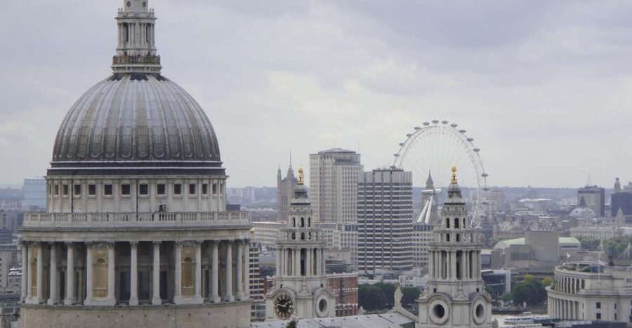 London: Top 30 Sights Walking Tour & St Pauls Cathedral - One Underground ride and the Southbank