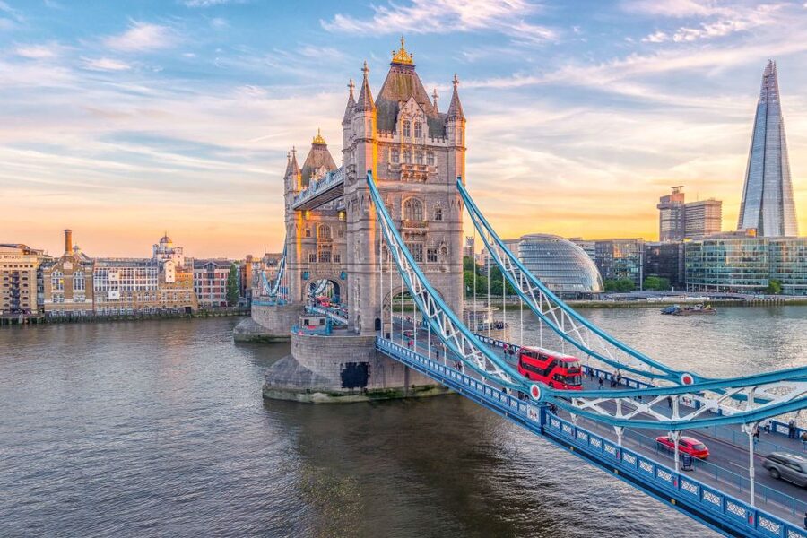 London: Top 30 Sights Walking Tour & St Pauls Cathedral - Buckingham Palace and the royal opening