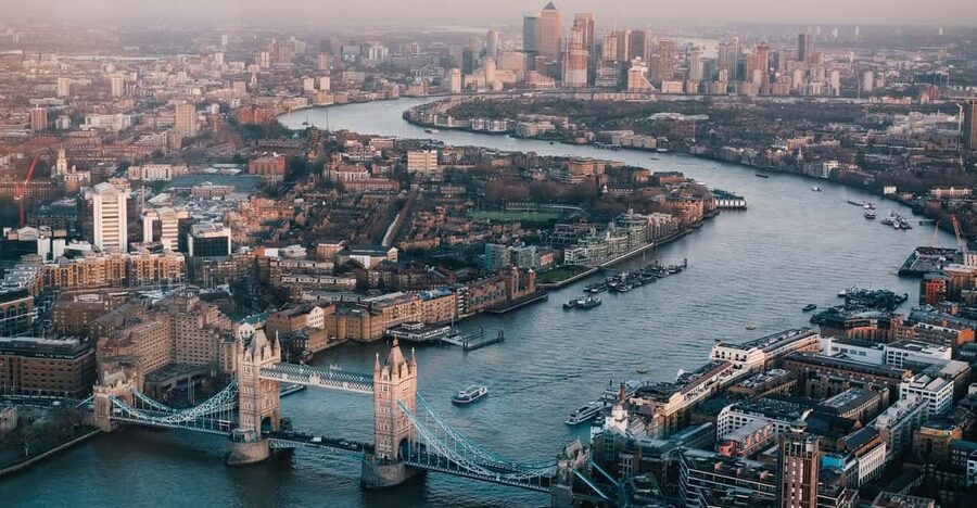 London: Top Attractions and City Highlights Walking Tour - Houses of Parliament and the Guy Fawkes story