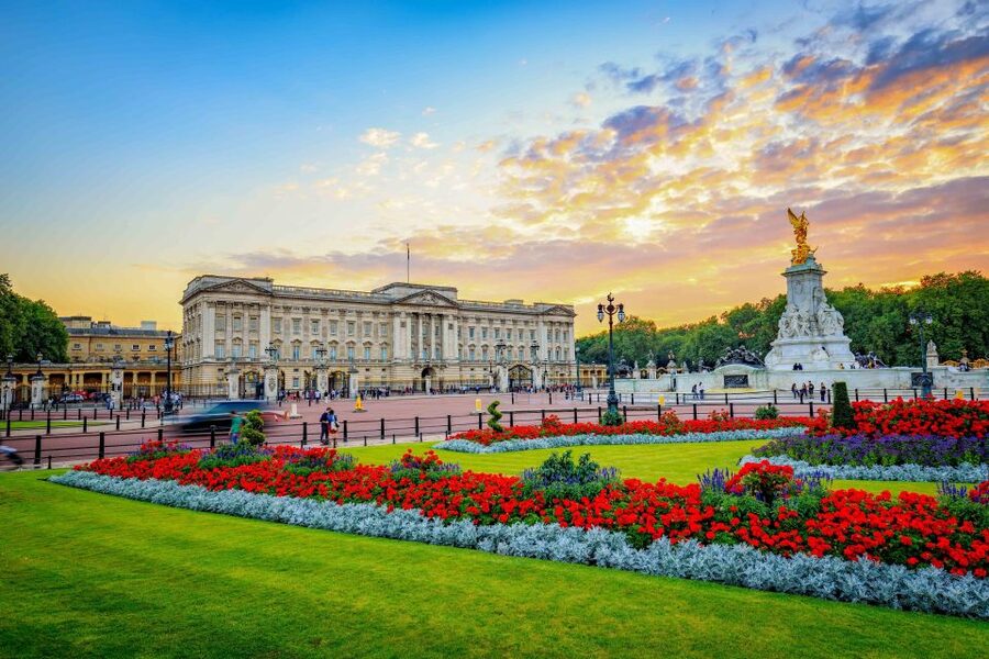 London: Tower, Cruise, & Harrods Tea Full-Day Experience - Starting at Victoria Coach Station at 7:45
