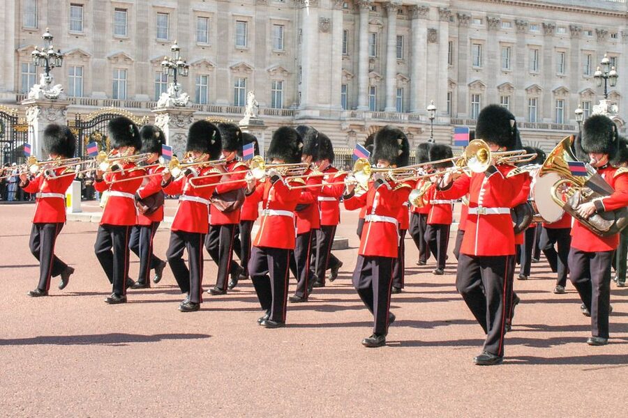 London: Tower, Cruise, & Harrods Tea Full-Day Experience - How demanding is the 9.5-hour schedule?