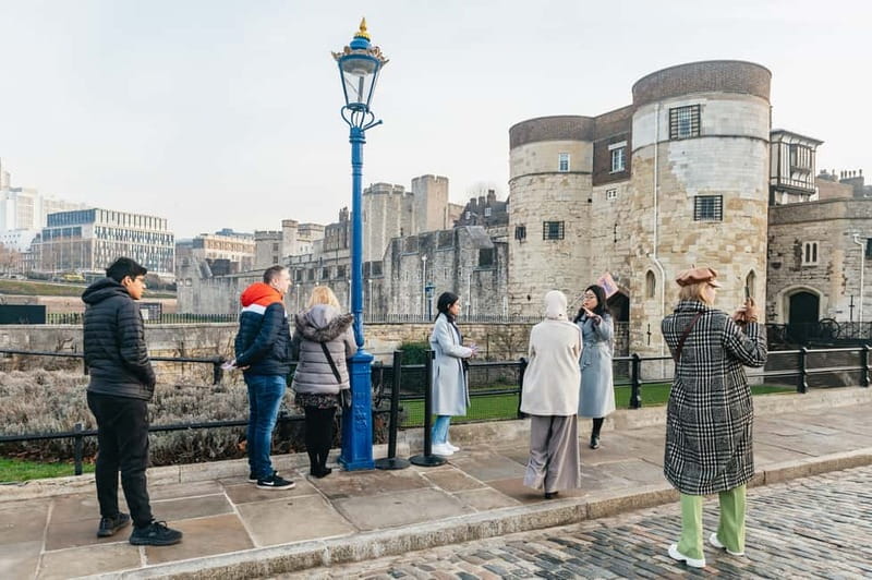 London: Tower of London Entry & Beefeater Private Audience - Timing, crowds, and the best way to use the visit