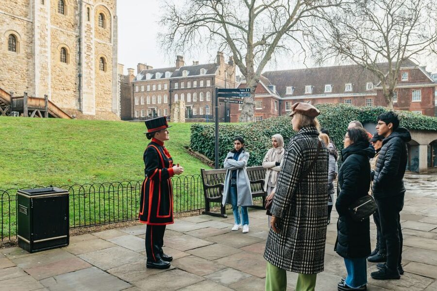 London: Tower of London Entry & Beefeater Private Audience - Comfort, photography, and access