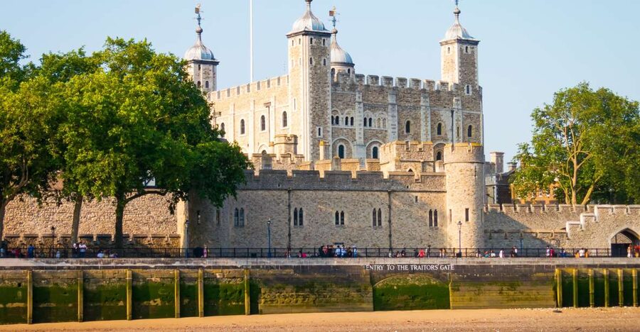 London: Tower of London Guided Tour with Crown Jewels Option - Accessibility, timing, and cancellation
