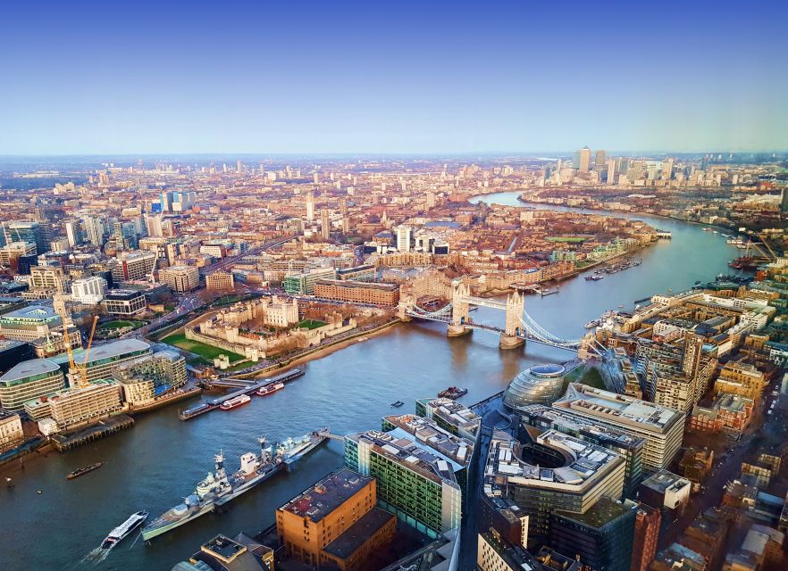 London: Tower of London Guided Tour with Crown Jewels Option - Private transfers for a less stressful day
