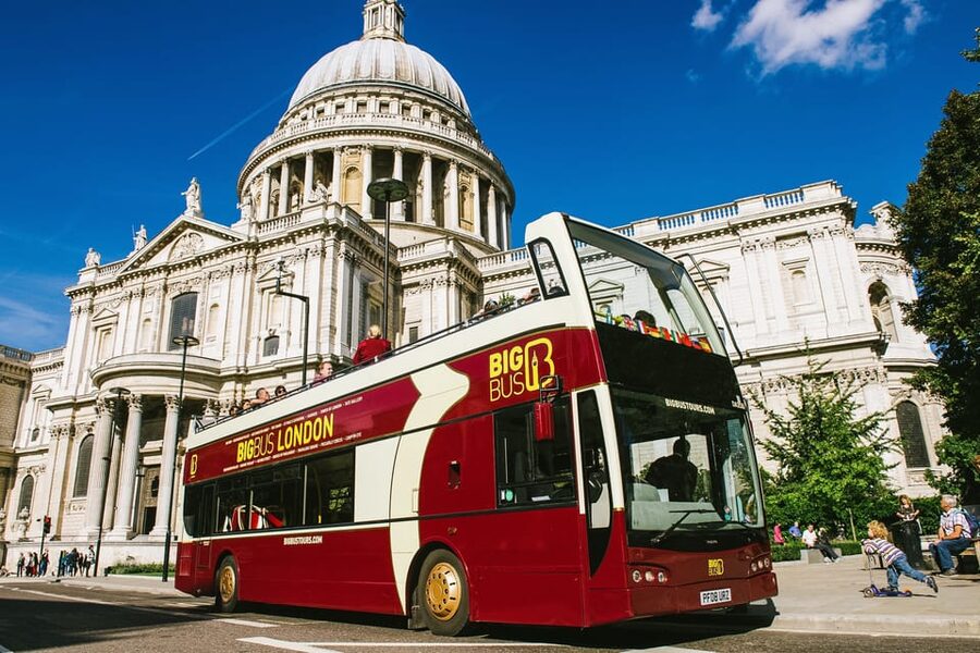 London: Tower of London, Hop-on, Hop-off Bus & River Cruise - The red route and London’s classic sights