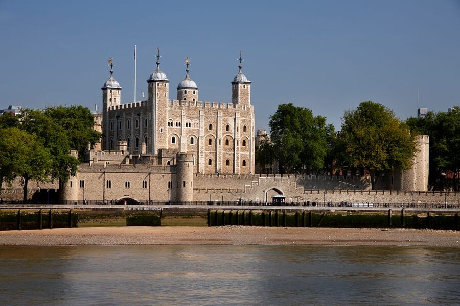London: Tower of London, Hop-on, Hop-off Bus & River Cruise - What the staff, access, and timing are like