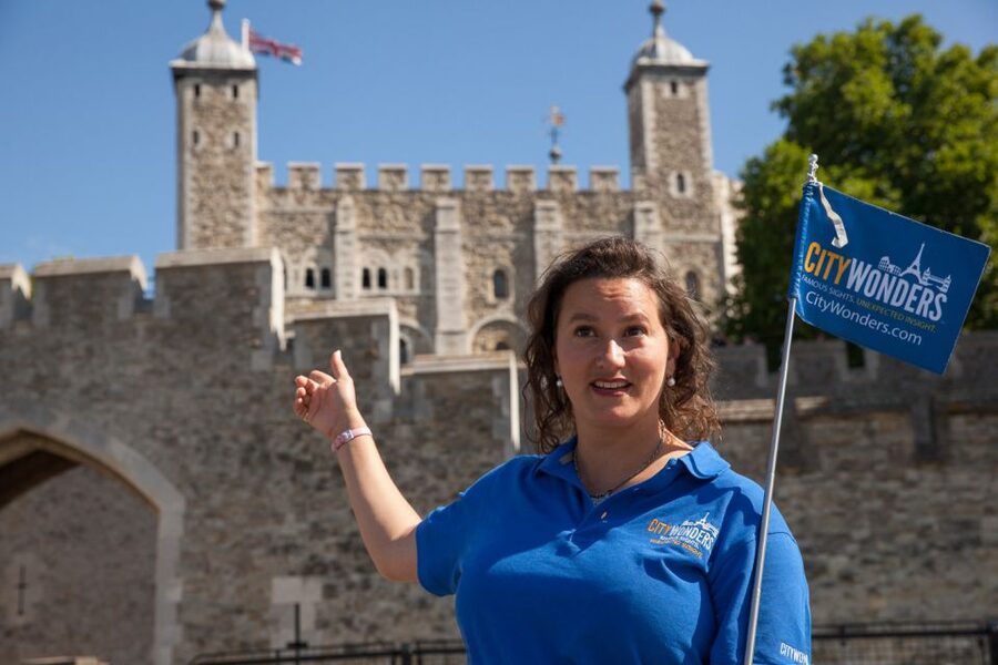 London: Tower of London, Thames Boat & Changing of the Guard - Who should book this experience?