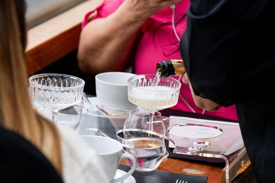 London: Traditional Afternoon Tea Tour in a Luxury Coach - Unlimited tea while London rolls by