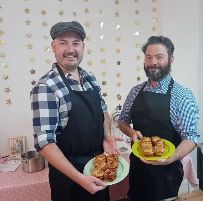 London: Traditional Pork Pie Cookery Class - The warm pie finale