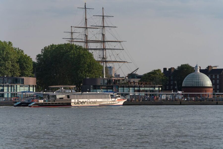 London: Uber Boat 1-Day Hop-On Hop-Off and Cable Car Tickets - Putney and the western end of the route
