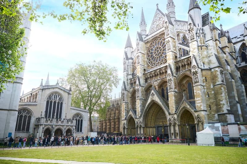 London: Ultimate One-Day Tour with Tower, Abbey & Cruise - Westminster Abbey: the crucial difference between 9 AM and 10 AM