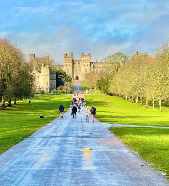 London: VIP Stonehenge Inner Circle and Windsor Day Trip - The early start is worth considering