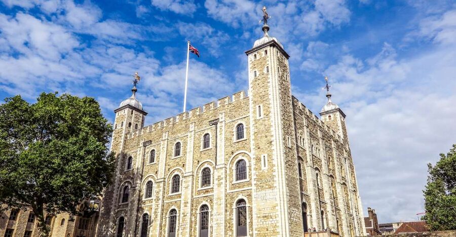 London: VIP Tower of London & Tower Bridge Early-Access Tour - Meeting at Tower Hill before the gates open