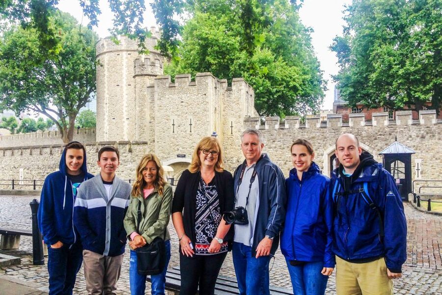 London: VIP Tower of London & Tower Bridge Early-Access Tour - Walking from fortress to bridge
