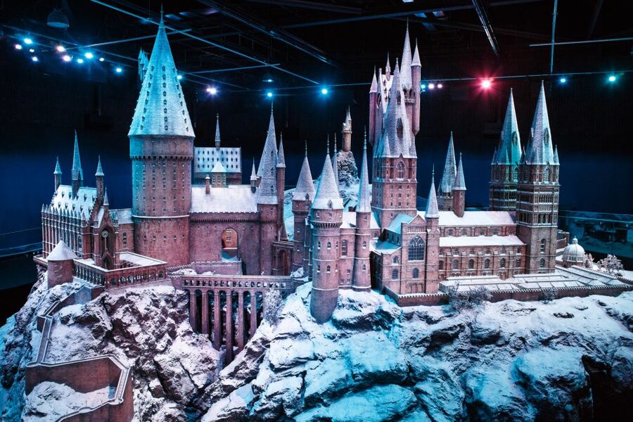 London: Warner Bros. Studio Tour and River Thames Cruise - Getting from London to Leavesden