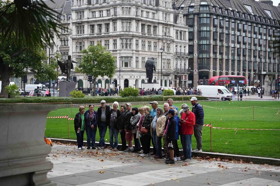 London: Westminster Abbey, Big Ben, Buckingham Palace Tour - Parliament, Big Ben, and the political heart of London