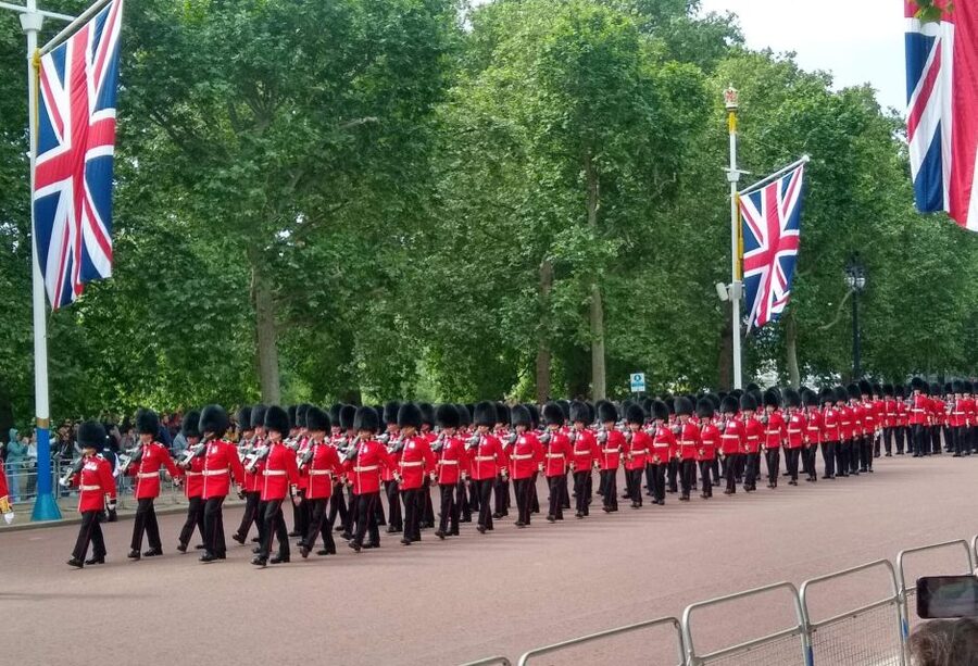 London: Westminster Abbey & Churchill War Rooms Walking Tour - Trafalgar Square and the route through Whitehall