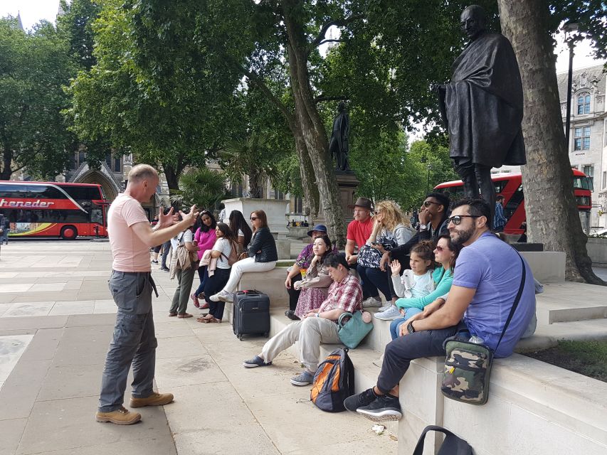 London: Westminster Abbey & Churchill War Rooms Walking Tour - How the guides shape the day