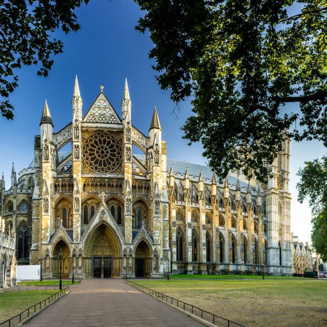 London: Westminster Abbey Skip-the-line Entry & Guided Tour - King Edward’s Chair and the famous burial places