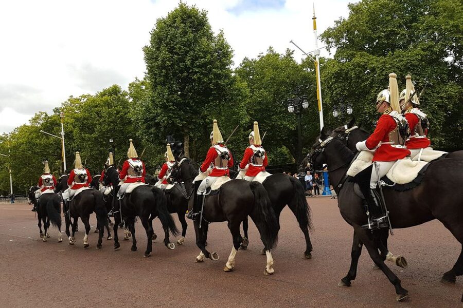 London: Westminster Tour, River Cruise, and Tower of London - Buckingham Palace and the guard ceremony