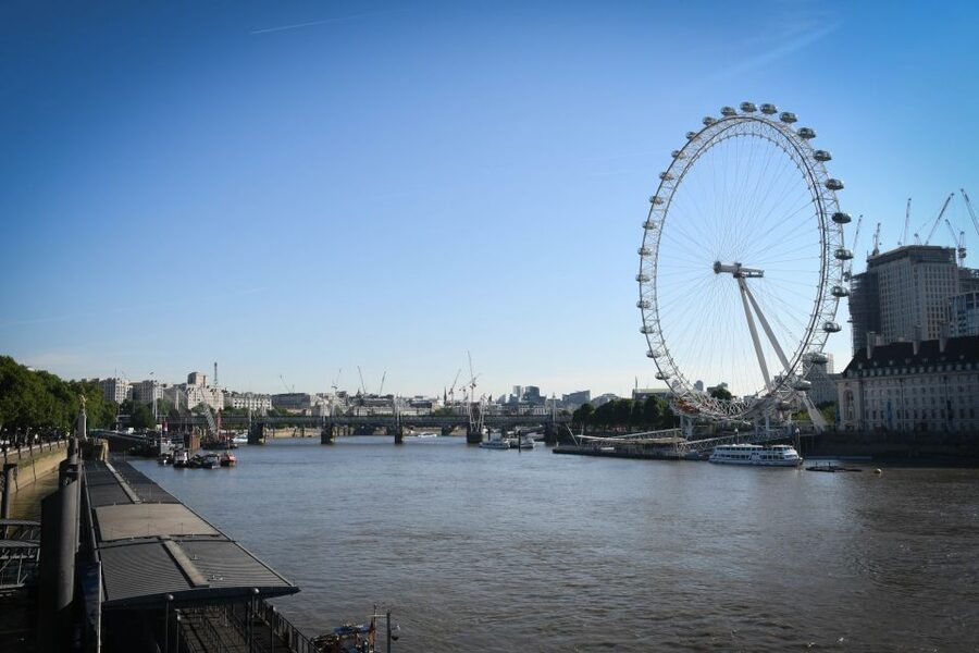 London: Westminster Walking Tour & London Dungeon Entry - The route begins beneath the Ritz sign
