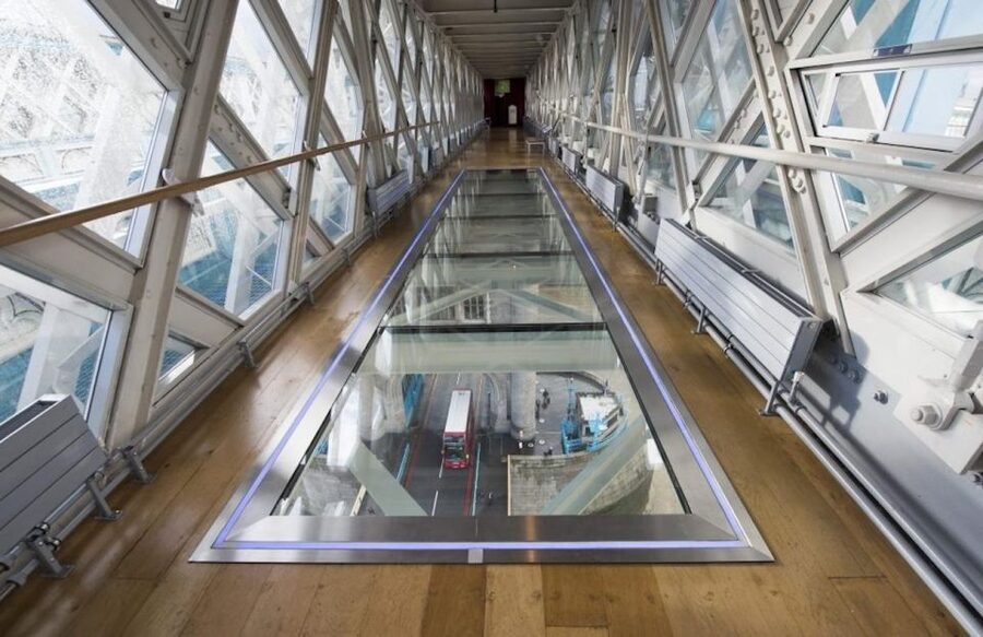 London: Westminster Walking Tour & Visit Tower Bridge - The guides make the biggest difference