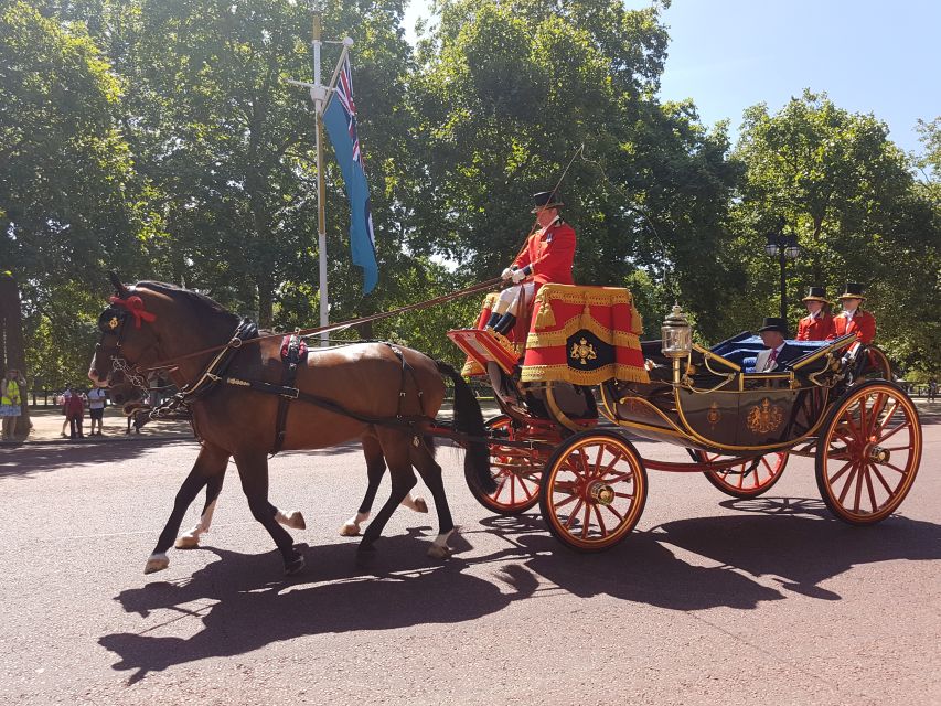 London: Westminster Walking Tour & Westminster Abbey Visit - Trafalgar Square and the road to Whitehall
