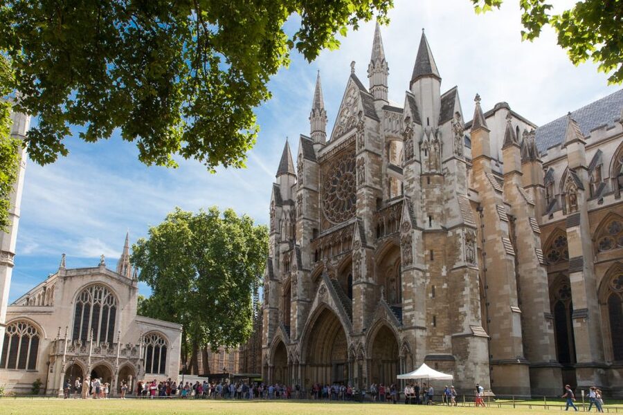 London: Westminster WW2 Tour & Churchill’s War Rooms Ticket - Churchill, Downing Street, and the wartime memorials